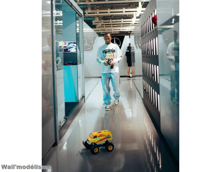 Lewis Hamilton et sa Lunchbox Tamiya